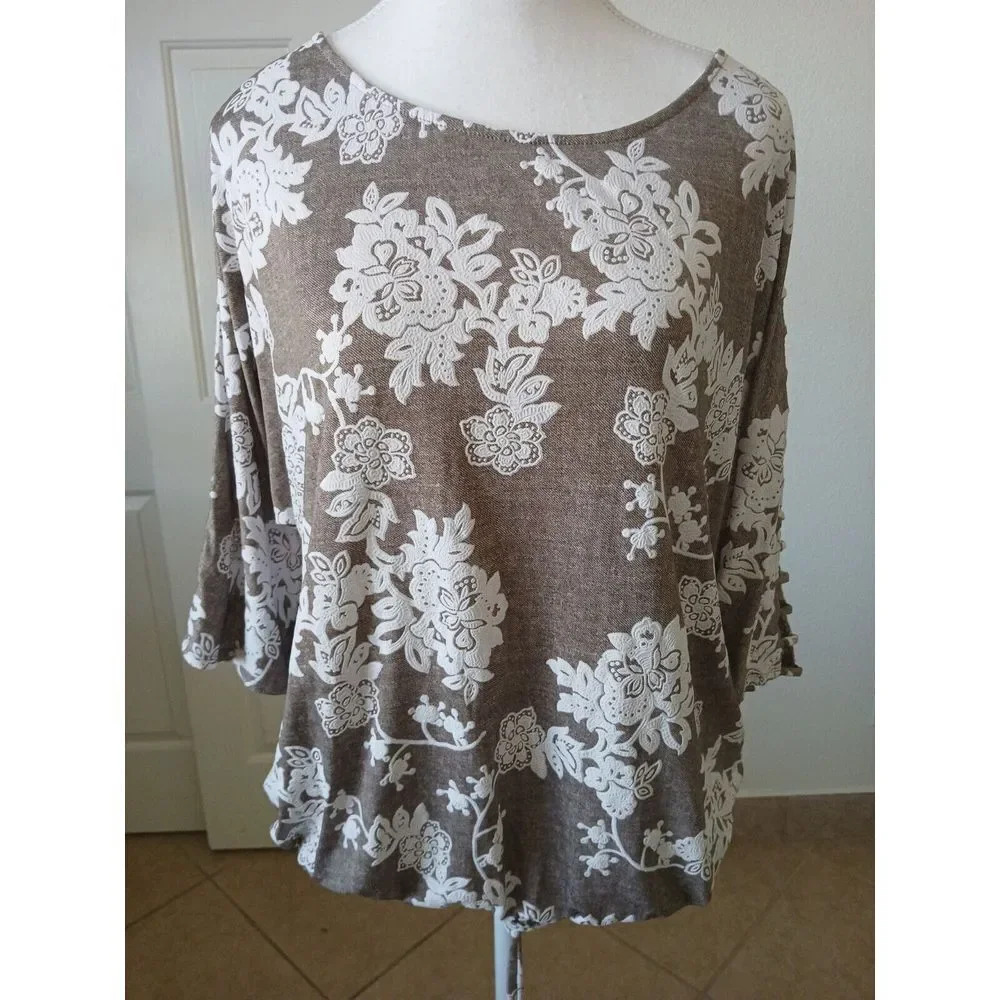 PerSeption Women, Blouse 3/4 open sleeve with buttons, Size XL Floral Print.